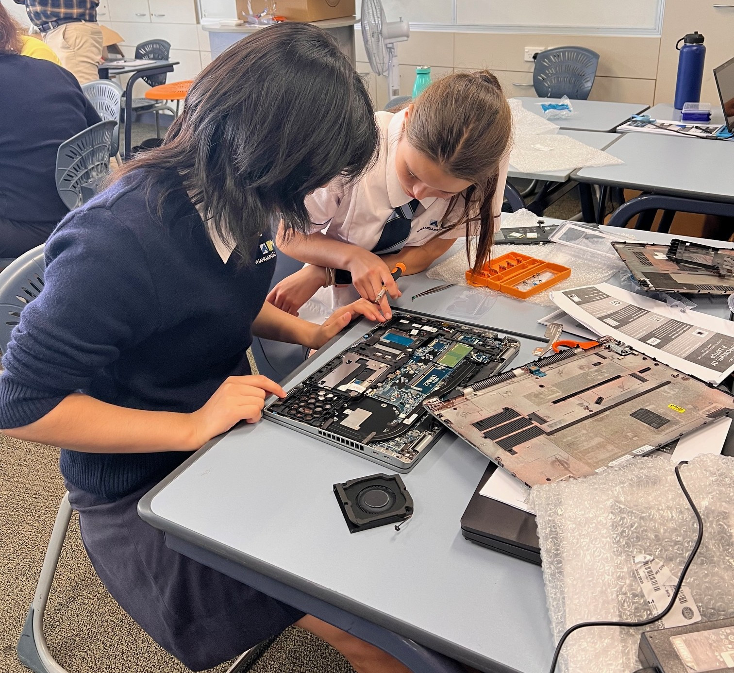 Whangaparāoa College and Whangaparāoa Public Library Unite to Bridge the Digital Divide